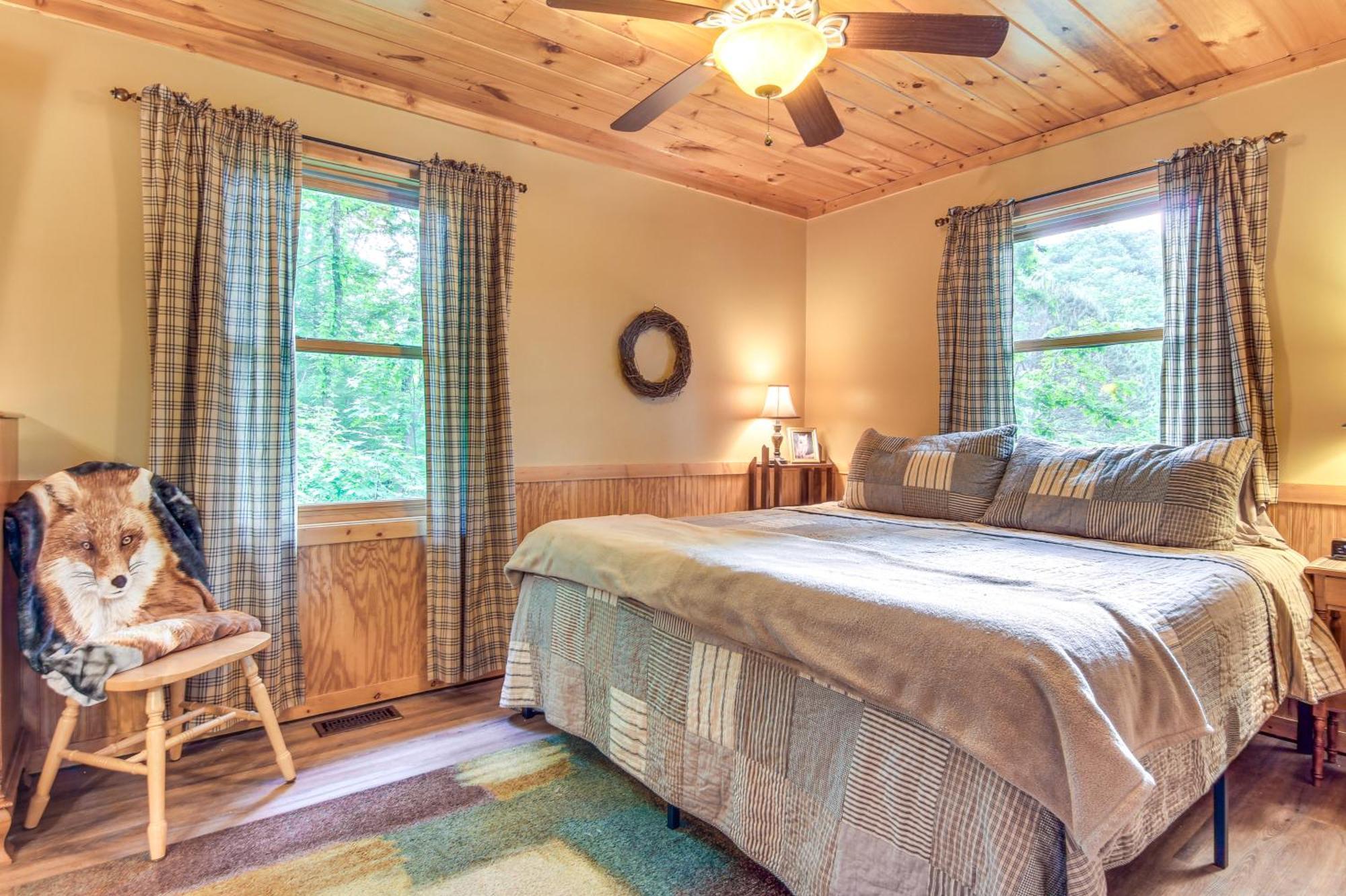 Charming Fox Den Cabin In Whittier With Hot Tub! Bagian luar foto