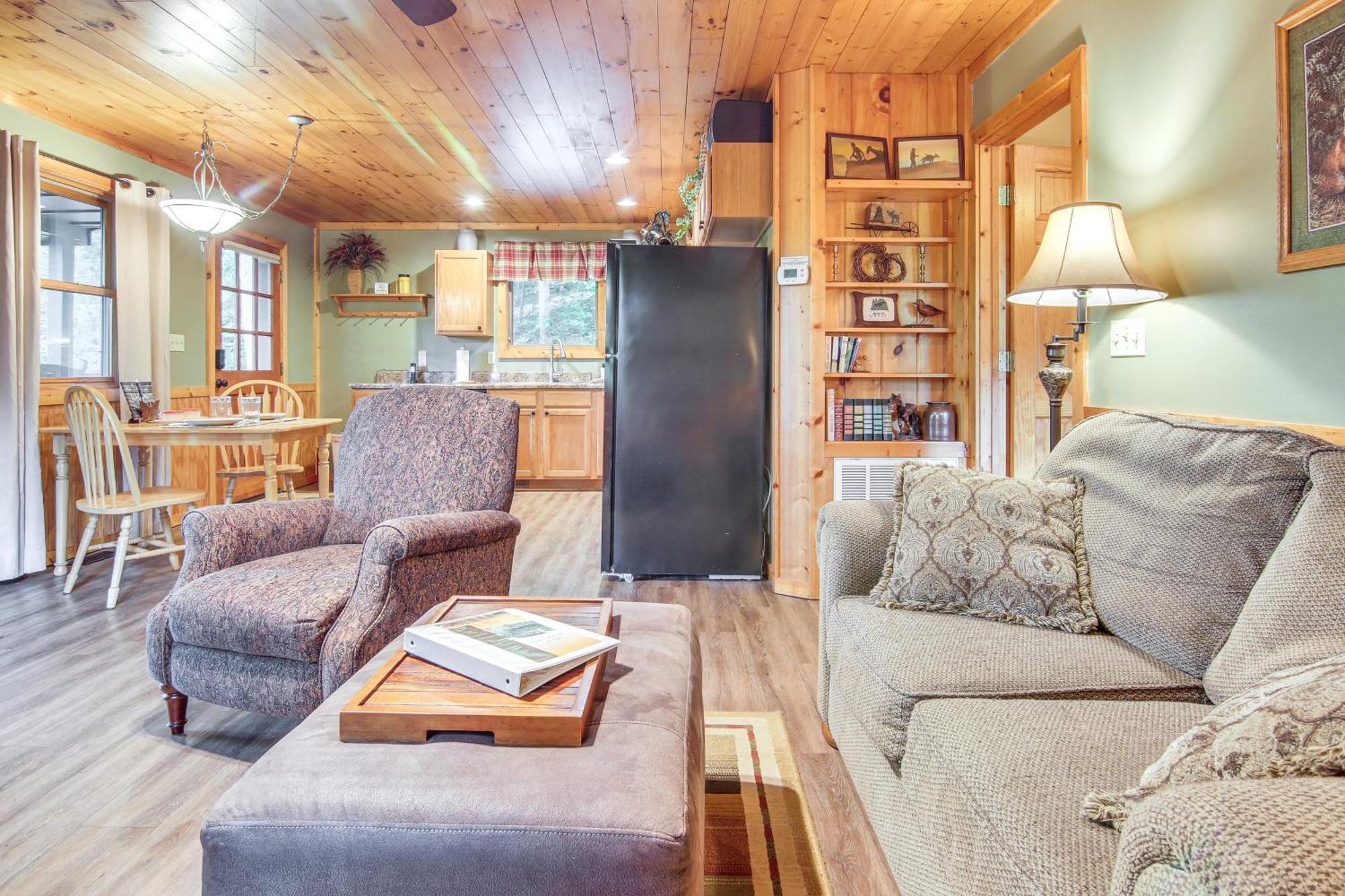 Charming Fox Den Cabin In Whittier With Hot Tub! Bagian luar foto